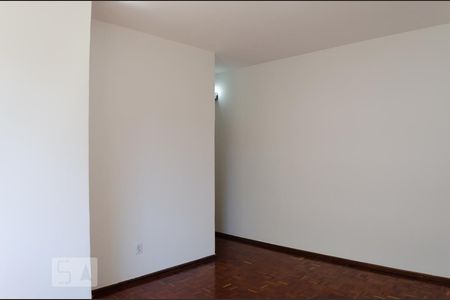 Sala de apartamento para alugar com 2 quartos, 74m² em Estoril, Belo Horizonte