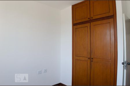 Quarto 1 de apartamento para alugar com 2 quartos, 74m² em Estoril, Belo Horizonte