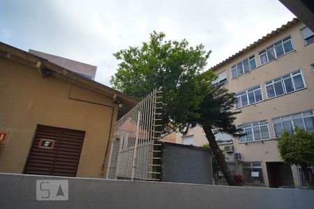 Quarto 1 - Vista de apartamento para alugar com 2 quartos, 44m² em Alto Petrópolis, Porto Alegre