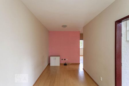 Sala de apartamento para alugar com 3 quartos, 65m² em Sagrada Família, Belo Horizonte