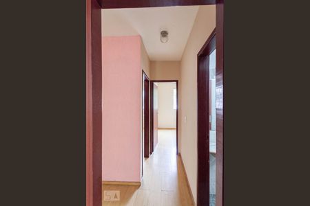 Corredor de apartamento para alugar com 3 quartos, 65m² em Sagrada Família, Belo Horizonte