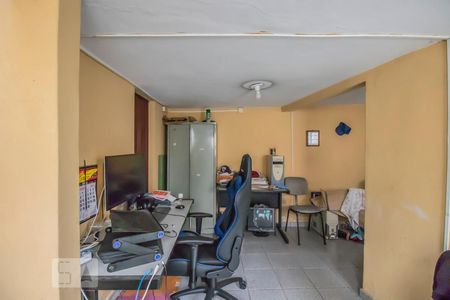 Casa à venda com 213m², 3 quartos e 1 vagaEscritório