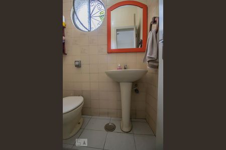 Casa à venda com 213m², 3 quartos e 1 vagaLavabo