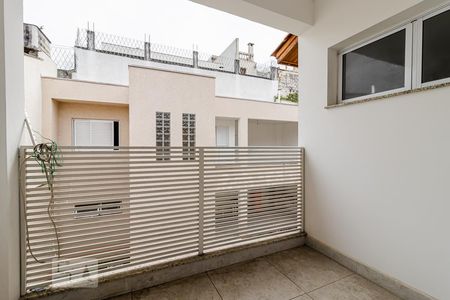 Casa à venda com 390m², 4 quartos e 5 vagas Casa à venda com 390m², 4 quartos e 5 vagasSacada da Suíte 4
