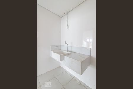 Casa à venda com 390m², 4 quartos e 5 vagas Casa à venda com 390m², 4 quartos e 5 vagasLavabo