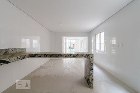 Casa à venda com 390m², 4 quartos e 5 vagas Casa à venda com 390m², 4 quartos e 5 vagasCozinha