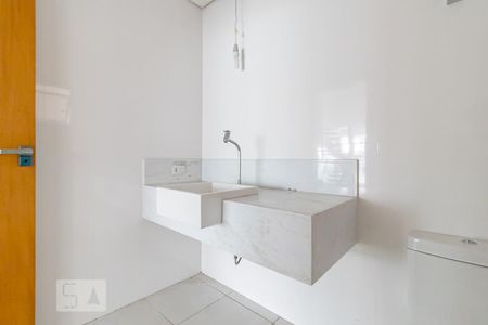 Casa à venda com 390m², 4 quartos e 5 vagas Casa à venda com 390m², 4 quartos e 5 vagasLavabo