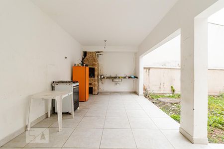 Casa à venda com 390m², 4 quartos e 5 vagas Casa à venda com 390m², 4 quartos e 5 vagasQuintal