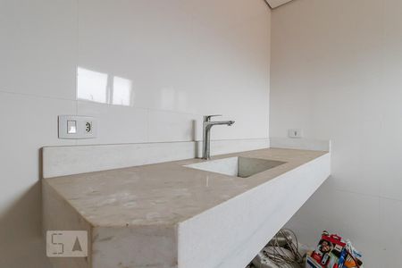 Casa à venda com 390m², 4 quartos e 5 vagas Casa à venda com 390m², 4 quartos e 5 vagasBanheiro da Suíte 2