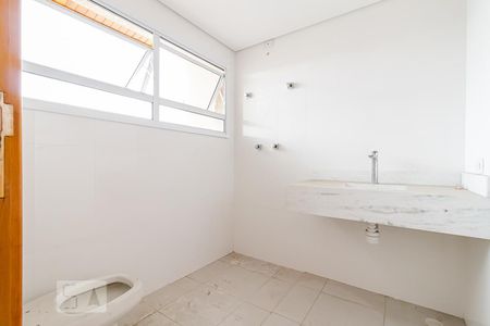 Casa à venda com 390m², 4 quartos e 5 vagas Casa à venda com 390m², 4 quartos e 5 vagasBanheiro da Suíte 1