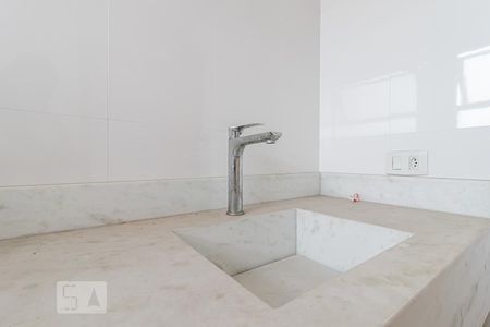 Casa à venda com 390m², 4 quartos e 5 vagas Casa à venda com 390m², 4 quartos e 5 vagasBanheiro da Suíte 1