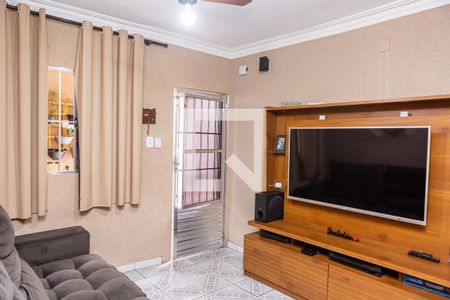 Sala de casa à venda com 3 quartos, 219m² em Vila Nhocune, São Paulo