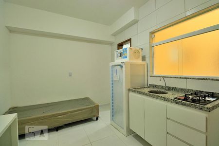 Quarto/Cozinha de kitnet/studio para alugar com 1 quarto, 15m² em Vila Sao Pedro, Santo André