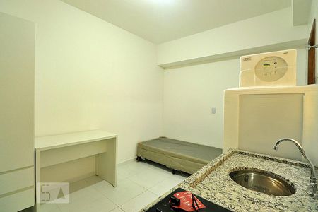 Quarto/Cozinha de kitnet/studio para alugar com 1 quarto, 15m² em Vila Sao Pedro, Santo André