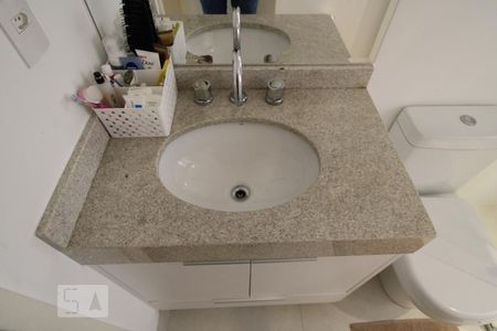 Apartamento à venda com 172m², 3 quartos e 4 vagasBanheiro da suíte 3 - Pia