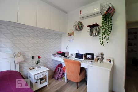 Apartamento à venda com 172m², 3 quartos e 4 vagasSuíte 2 