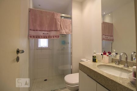 Apartamento à venda com 172m², 3 quartos e 4 vagasBanheiro da suíte 2