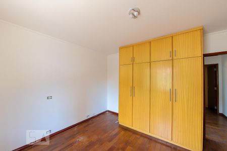 Quarto 1 de casa para alugar com 3 quartos, 120m² em Vila Leonor, São Paulo