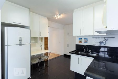 Apartamento para alugar com 110m², 2 quartos e 2 vagasCozinha