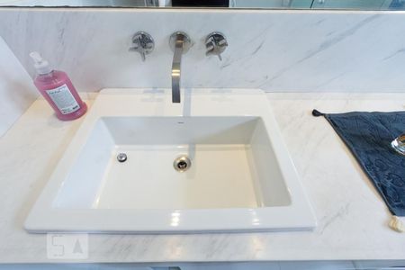 Apartamento para alugar com 110m², 2 quartos e 2 vagasBanheiro da Suíte