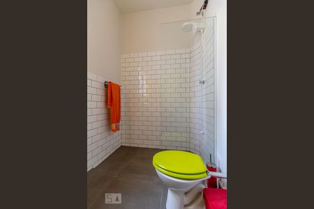 Casa à venda com 130m², 6 quartos e sem vagaBanheiro 2