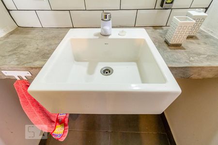 Casa à venda com 130m², 6 quartos e sem vagaBanheiro 2