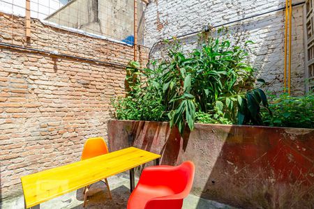 Casa à venda com 130m², 6 quartos e sem vagaQuintal