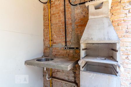 Casa à venda com 130m², 6 quartos e sem vagaQuintal