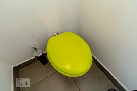 Casa à venda com 130m², 6 quartos e sem vagaBanheiro 1