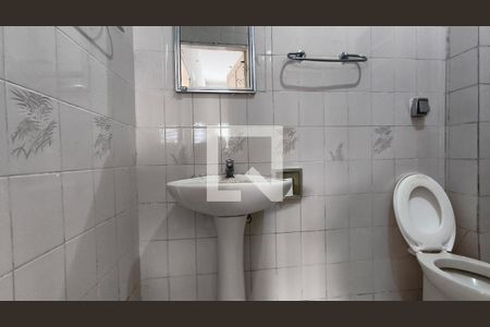 Banheiro de casa para alugar com 2 quartos, 100m² em Cambuci, São Paulo