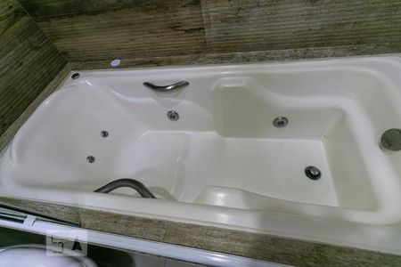 Apartamento à venda com 105m², 3 quartos e 1 vagaBanheiro da Suíte - Banheira