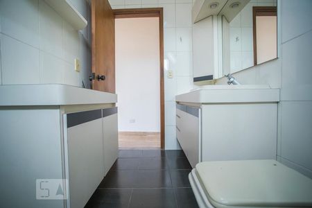 Casa para alugar com 100m², 2 quartos e 2 vagasBanheiro