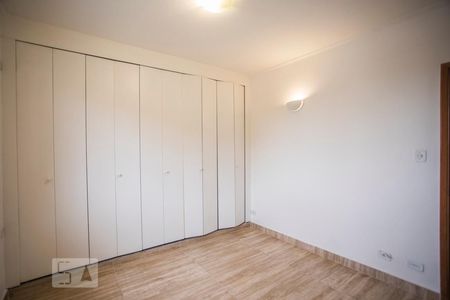 Casa para alugar com 100m², 2 quartos e 2 vagasQuarto 2 - Armários