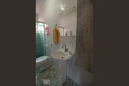 Casa para alugar com 171m², 4 quartos e 3 vagas Casa para alugar com 171m², 4 quartos e 3 vagasBanheiro 2
