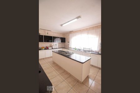 Casa para alugar com 171m², 4 quartos e 3 vagas Casa para alugar com 171m², 4 quartos e 3 vagasCozinha