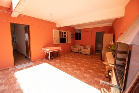 Casa para alugar com 171m², 4 quartos e 3 vagas Casa para alugar com 171m², 4 quartos e 3 vagasQuintal