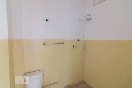 Banheiro de kitnet/studio para alugar com 1 quarto, 28m² em São Cristóvão, Rio de Janeiro