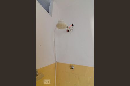 Banheiro de kitnet/studio para alugar com 1 quarto, 32m² em São Cristóvão, Rio de Janeiro