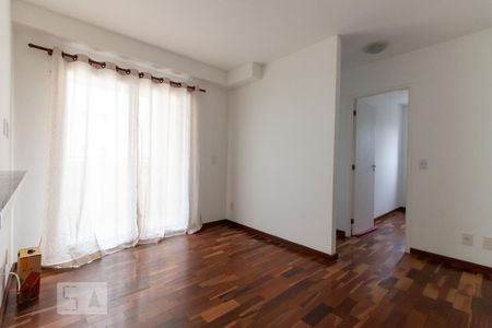 Sala de apartamento para alugar com 2 quartos, 51m² em Vila Guarani (zona Sul), São Paulo