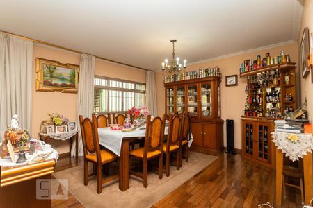 Casa para alugar com 380m², 3 quartos e 3 vagas Casa para alugar com 380m², 3 quartos e 3 vagasSala de Jantar