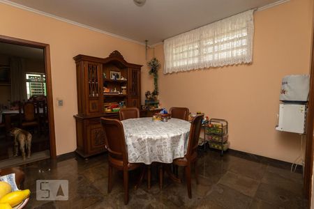 Casa para alugar com 380m², 3 quartos e 3 vagas Casa para alugar com 380m², 3 quartos e 3 vagasCopa