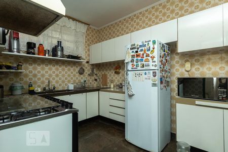 Casa para alugar com 380m², 3 quartos e 3 vagas Casa para alugar com 380m², 3 quartos e 3 vagasCozinha