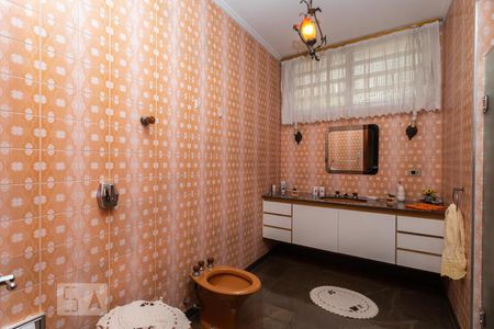 Casa para alugar com 380m², 3 quartos e 3 vagas Casa para alugar com 380m², 3 quartos e 3 vagasBanheiro Social