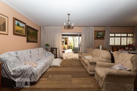 Casa para alugar com 380m², 3 quartos e 3 vagas Casa para alugar com 380m², 3 quartos e 3 vagasSala de Estar