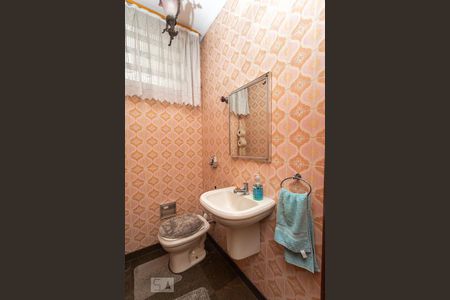 Casa para alugar com 380m², 3 quartos e 3 vagas Casa para alugar com 380m², 3 quartos e 3 vagasBanheiro Social