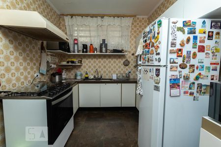 Casa para alugar com 380m², 3 quartos e 3 vagas Casa para alugar com 380m², 3 quartos e 3 vagasCozinha