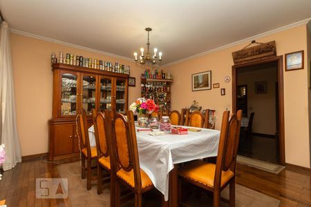 Casa para alugar com 380m², 3 quartos e 3 vagas Casa para alugar com 380m², 3 quartos e 3 vagasSala de Jantar