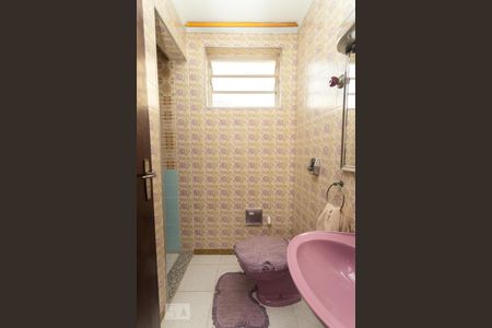 Casa para alugar com 380m², 3 quartos e 3 vagas Casa para alugar com 380m², 3 quartos e 3 vagasBanheiro da Edícula