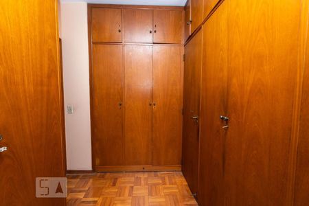 Casa para alugar com 380m², 3 quartos e 3 vagas Casa para alugar com 380m², 3 quartos e 3 vagasQuarto 3 - Closet
