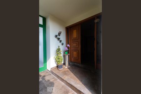 Casa para alugar com 380m², 3 quartos e 3 vagas Casa para alugar com 380m², 3 quartos e 3 vagasHall de Entrada